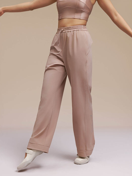 Model wearing dusty rose joggers 