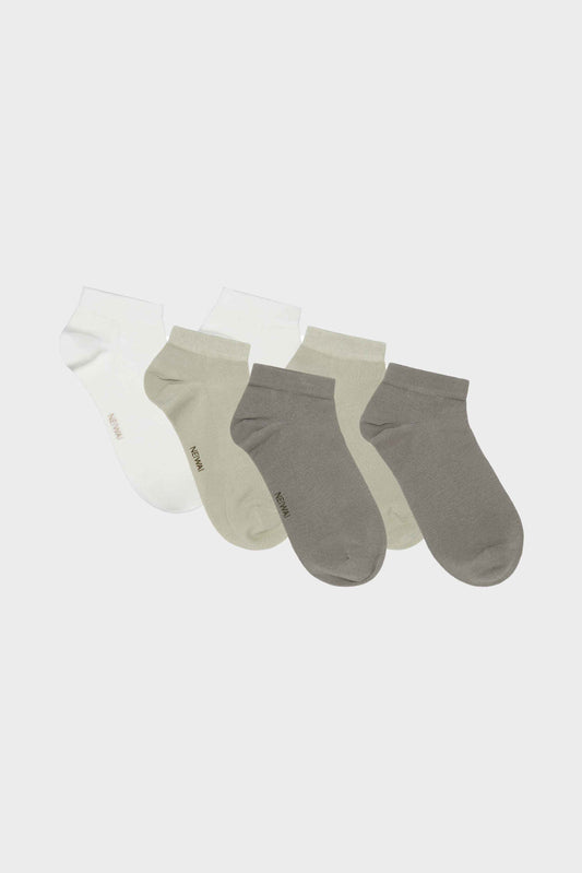 Three pack men's sock include white, green and brown color