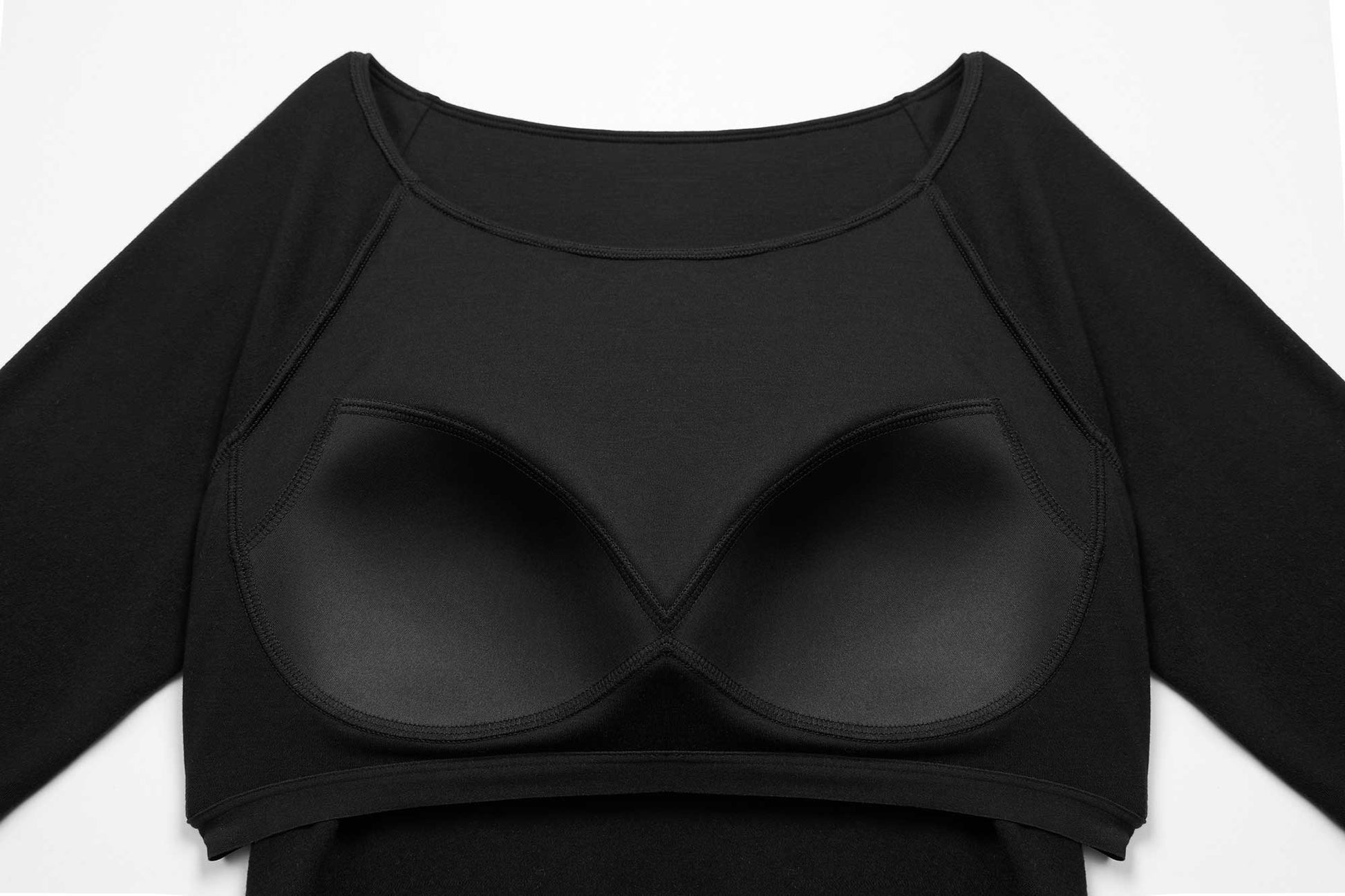 inside of the thermal top with built in bra pads