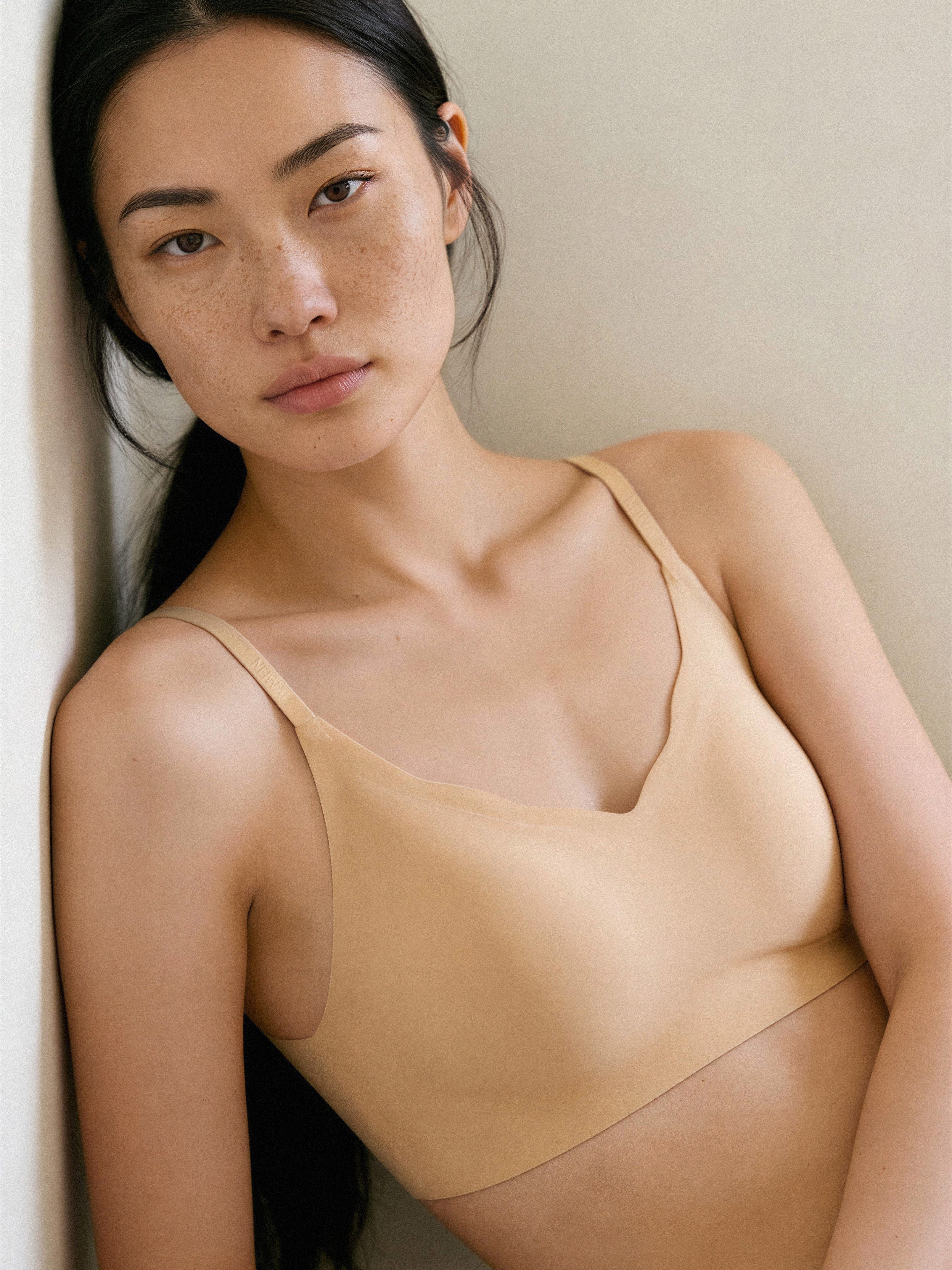 Barely Zero Scallop Clasp Bra