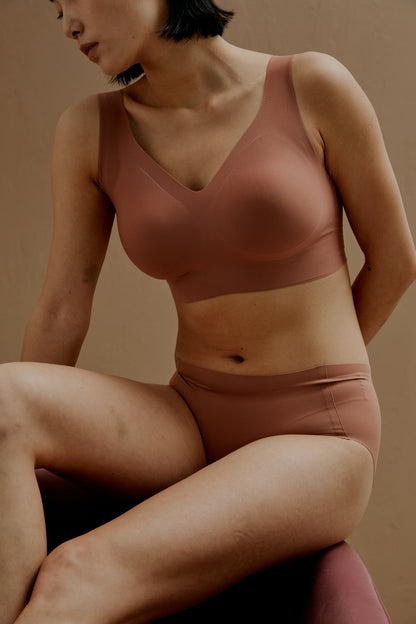 Barely Zero Curve Bra