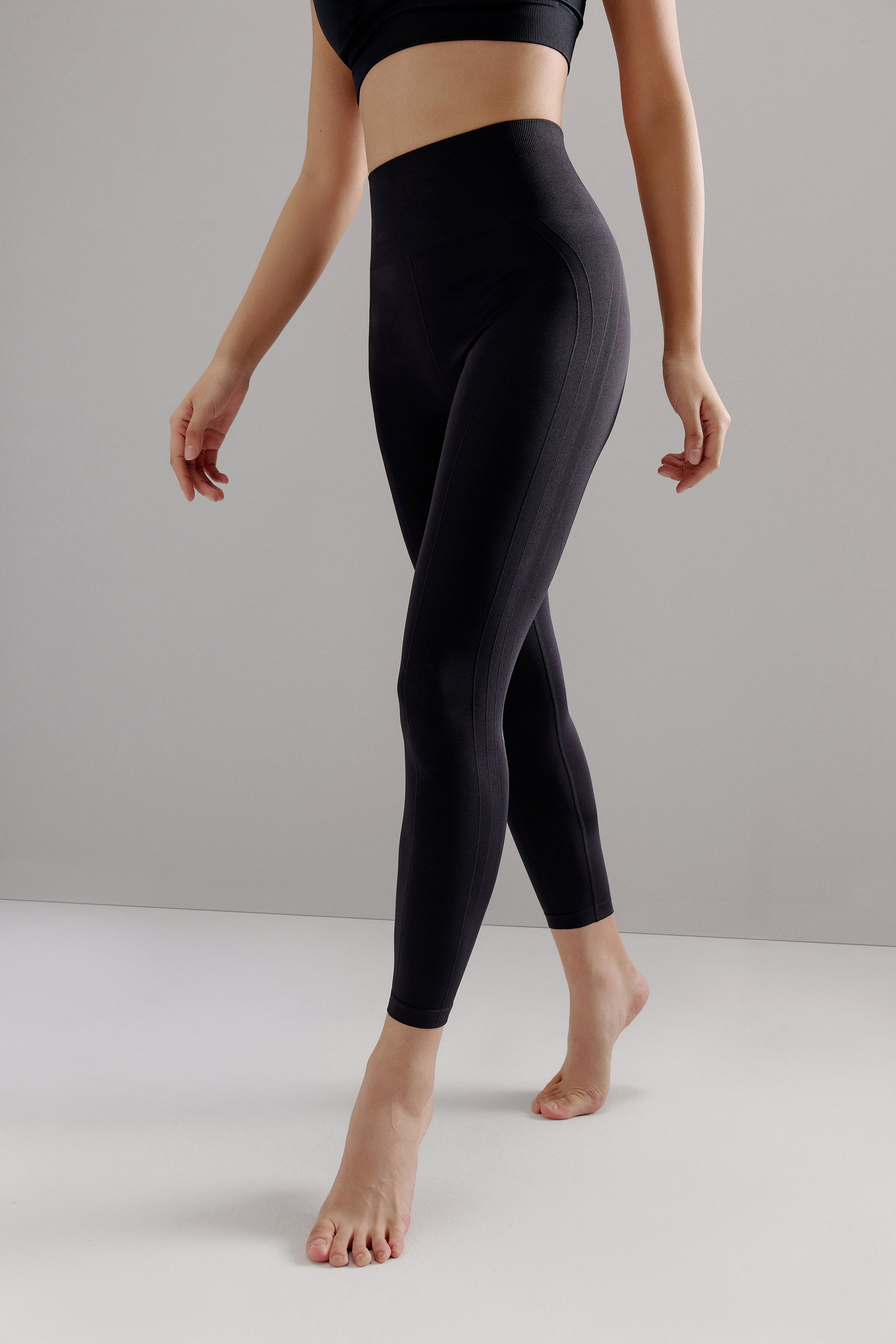 Intensify Core Ankle High-Waist Mesh Pocket Legging Yoga pants