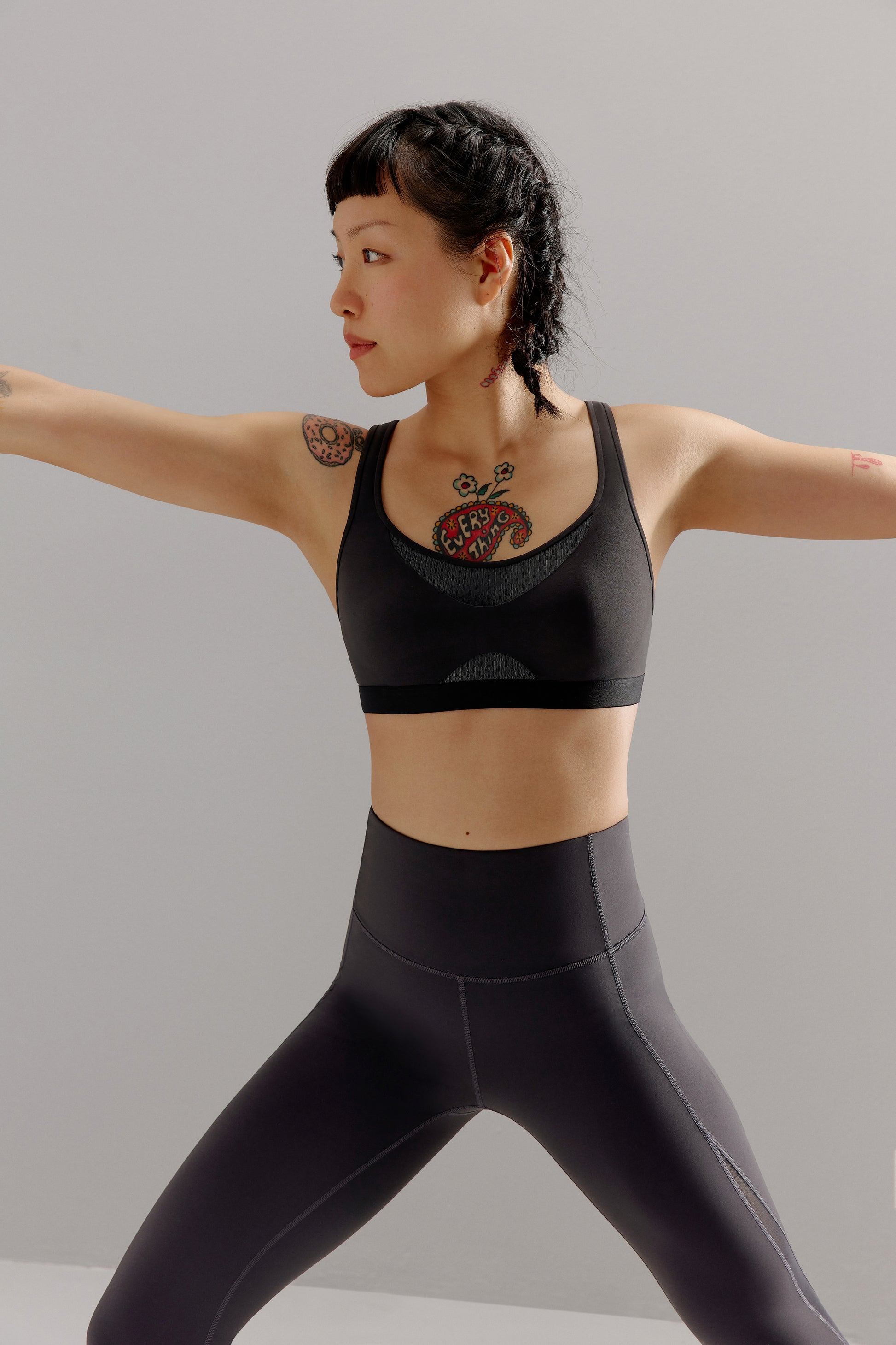 Nike Womens Dri-FIT Mesh Twist-Racerback Yoga Training Tank Top Black Size  M $35