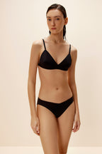 woman wearing black bra and brief