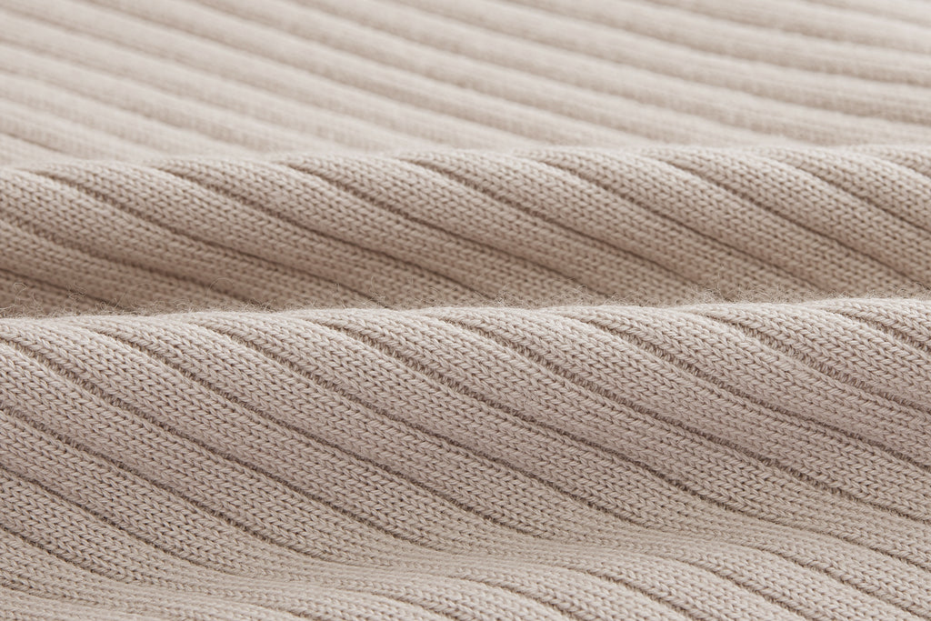 Fabric details of grey silky wool zip-up cardigan