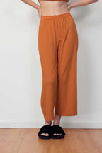 orange pants